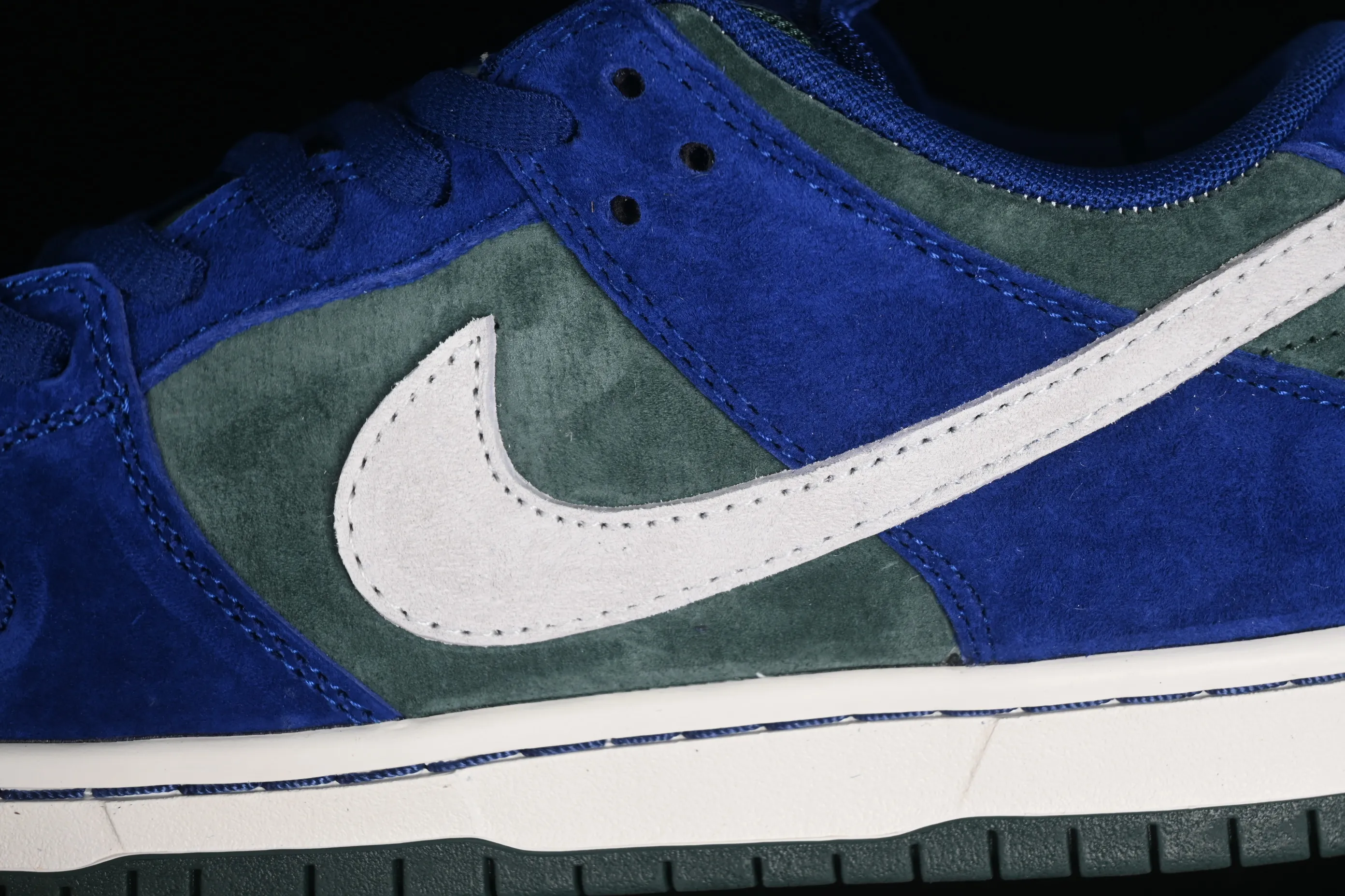 All categories Nk SB Dunk Series Nk SB Dunk Low Low-top sneakers K version Nk SB Dunk Low SB dunk series low-top casual sports skateboard shoes HF3704-400